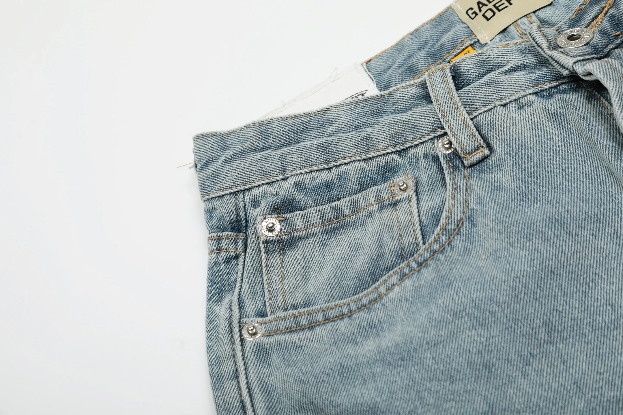 #8148 P290💰 Independent GALLERY DEPT. Vintage multi-leather splicing black leather cross loose washed flared jeans - truly restore the ultimate texture of Vintage - original hardware accessories washed and other elevators, QR code analysis are all purchased from the original factory, high degree of restoration, you are welcome to compare with a certain product ~ - three-dimensional version Loose and comfortable, not picky about the figure, tall and slim, factory Seiko, original factory quality control, same style for men and women, can be matched with couples, versatile recommendation Essential jeans for all seasons - sizes: 28 30 32 34 36